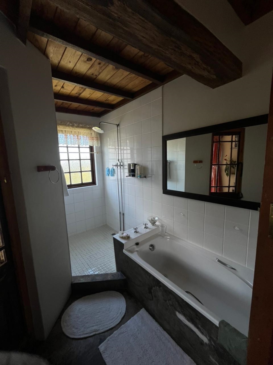 3 Bedroom Property for Sale in Cove Rock Eastern Cape